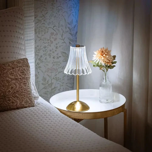 Foto detalhada do Abajur de Mesa Daymi Saia de Seda - Avaliação e Review do Faro Guia (imagem 2)