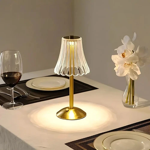 Foto detalhada do Abajur de Mesa Daymi Saia de Seda - Avaliação e Review do Faro Guia (imagem 4)