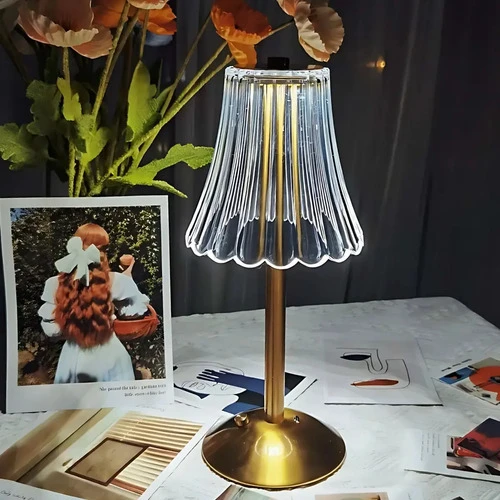 Foto detalhada do Abajur de Mesa Daymi Saia de Seda - Avaliação e Review do Faro Guia (imagem 6)