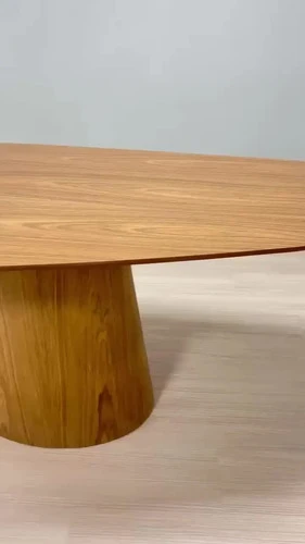 Mesa de Jantar Oval Orgânica Cone em Freijó